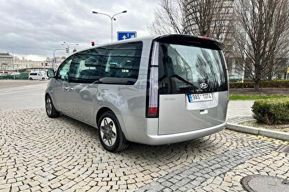 Car rental Hyundai Staria in Prague