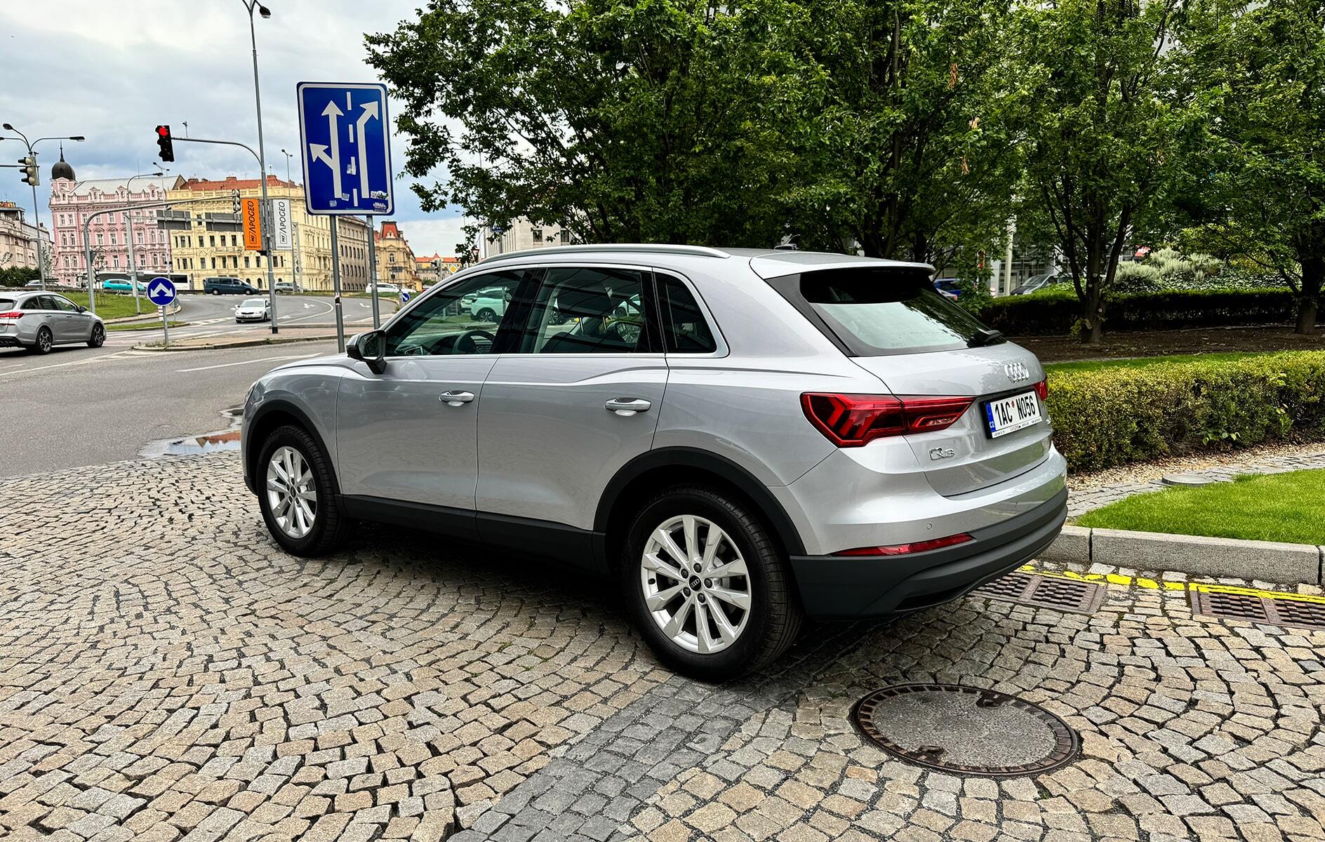 Car rental Audi Q3 in Prague