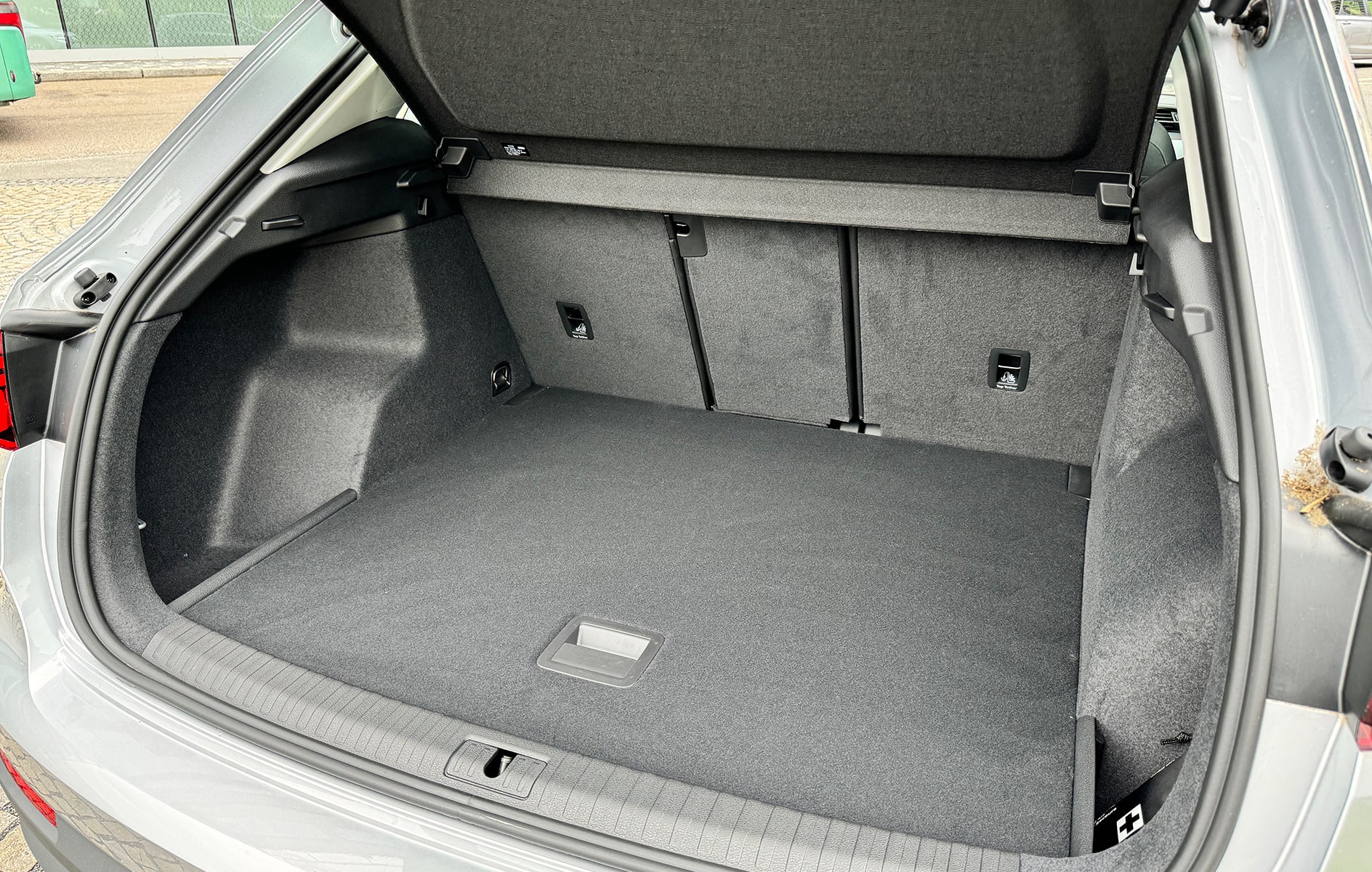 Car rental Audi Q3 in Prague