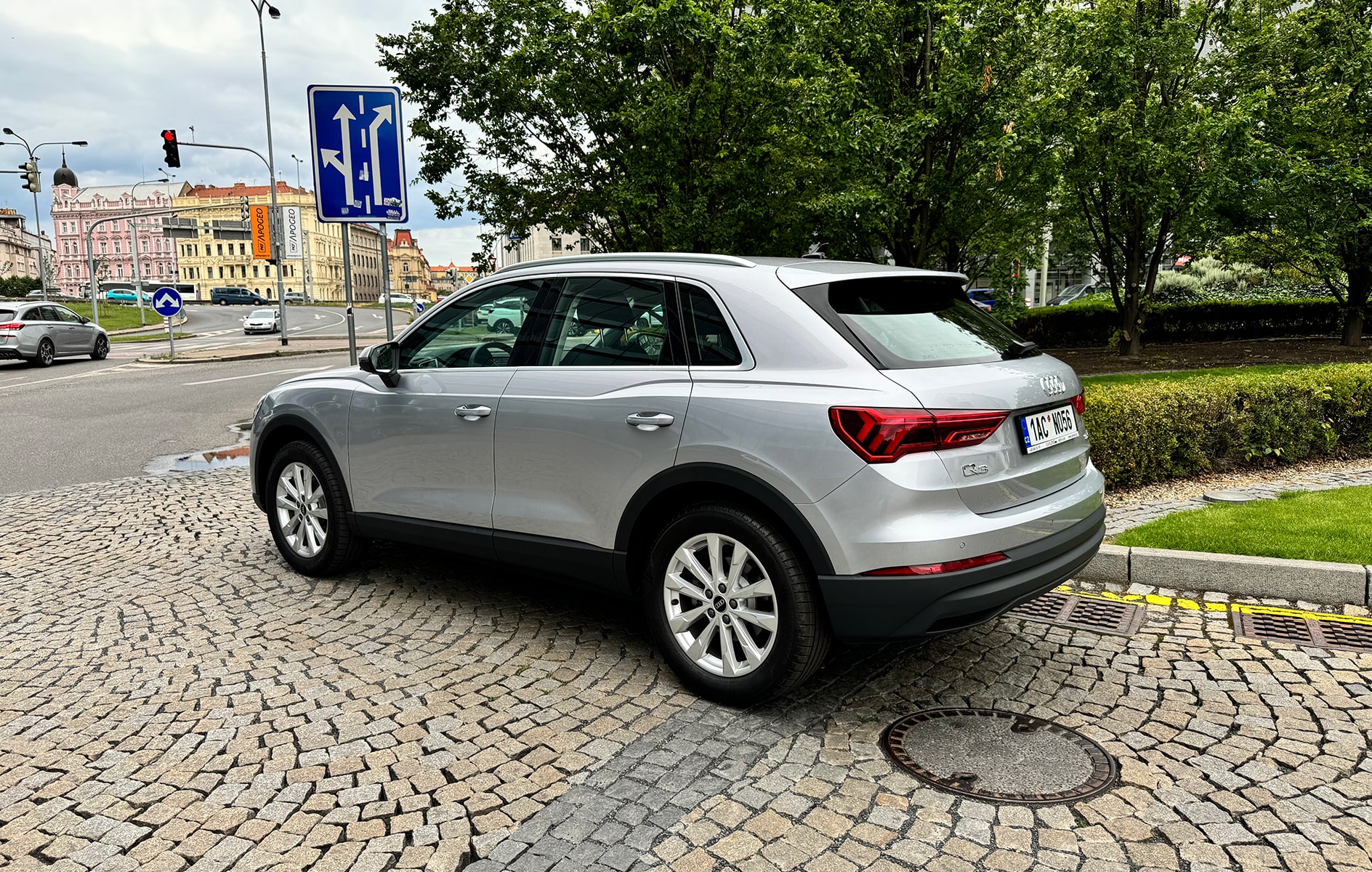 Car rental Audi Q3 in Prague