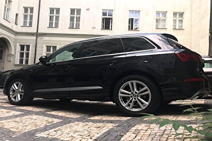 Autopůjčovna Audi Q7 v Praze