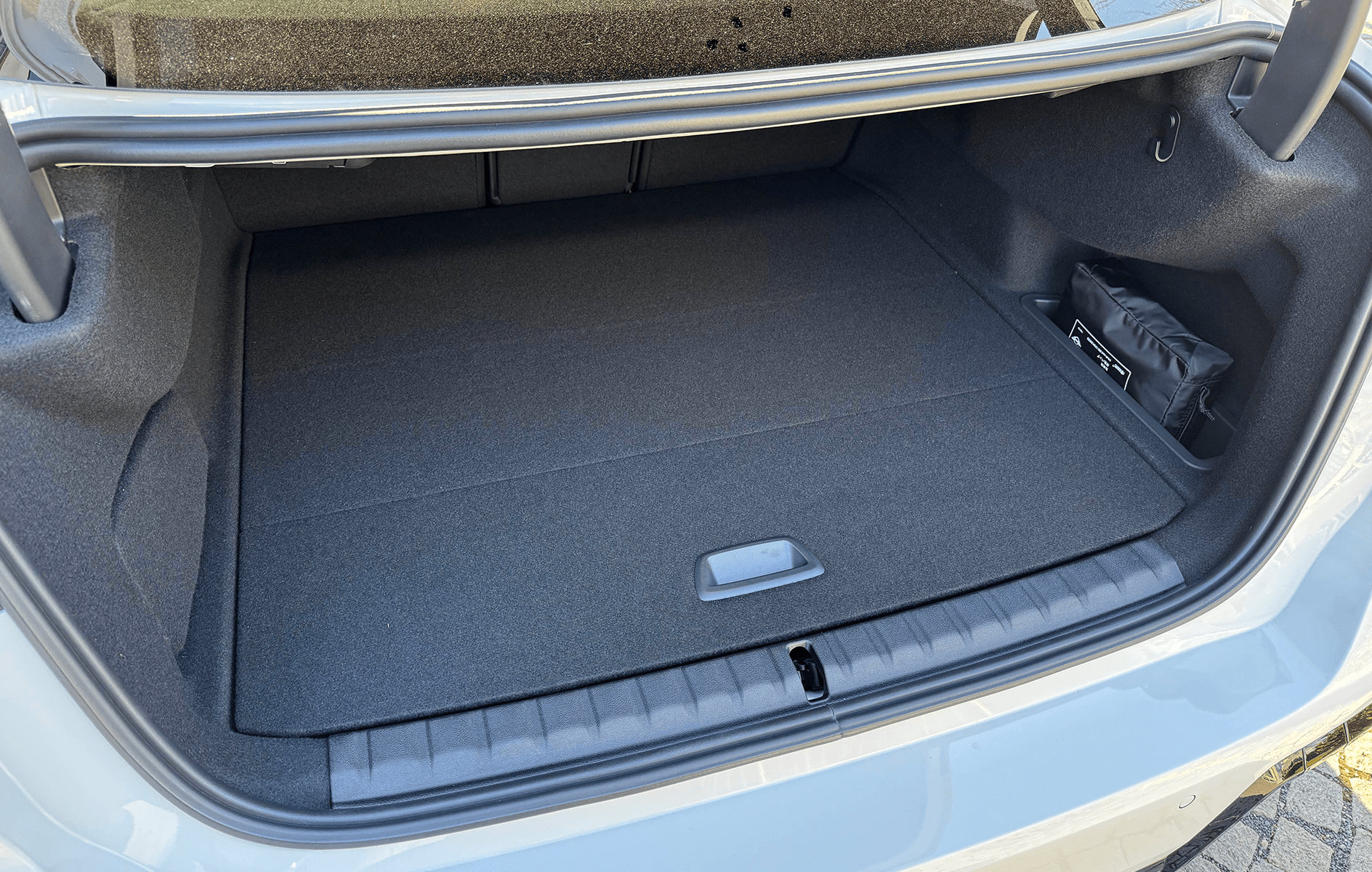 Biluthyrning BMW 220i M Sport i Prag