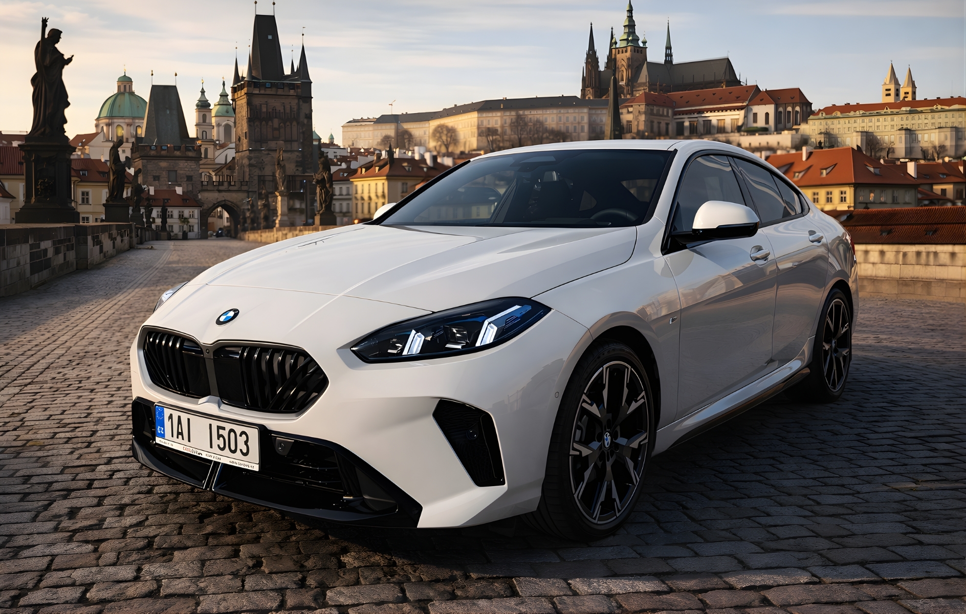 Biluthyrning BMW 220i M Sport i Prag