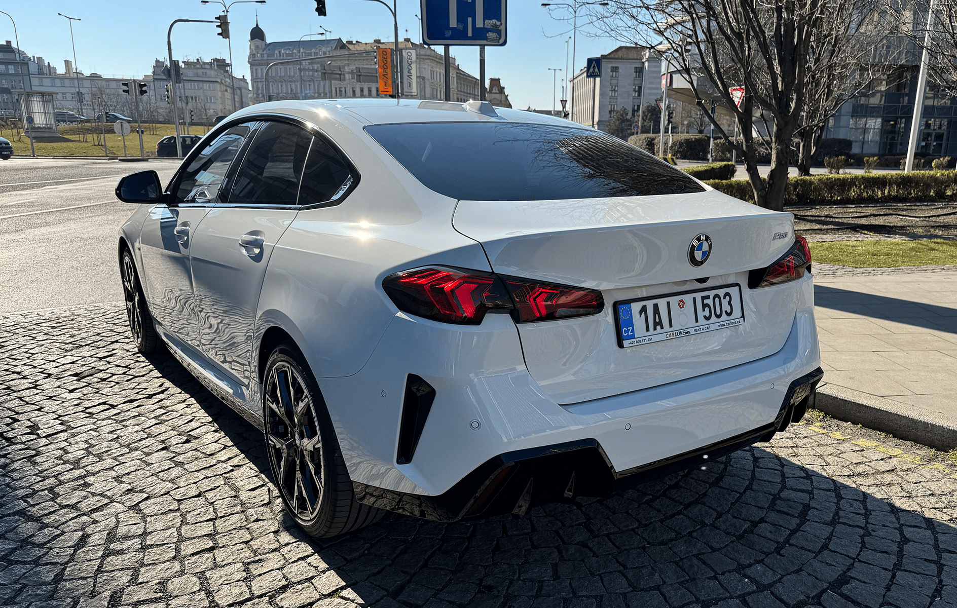 Biluthyrning BMW 220i M Sport i Prag
