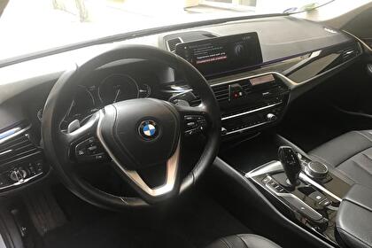 Car rental BMW 520 in Prague
