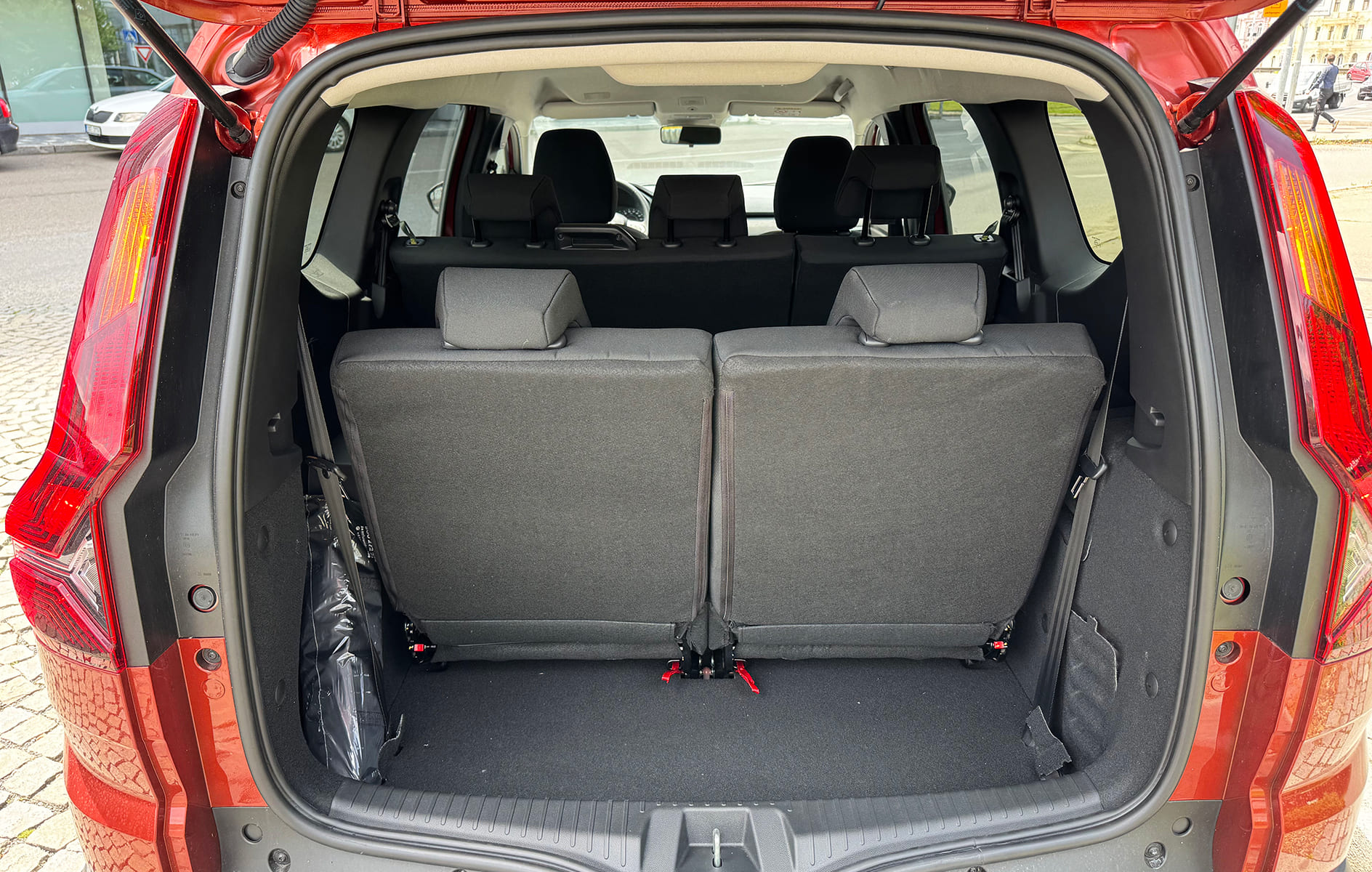 Car rental Dacia Jogger 7s AT in Prague