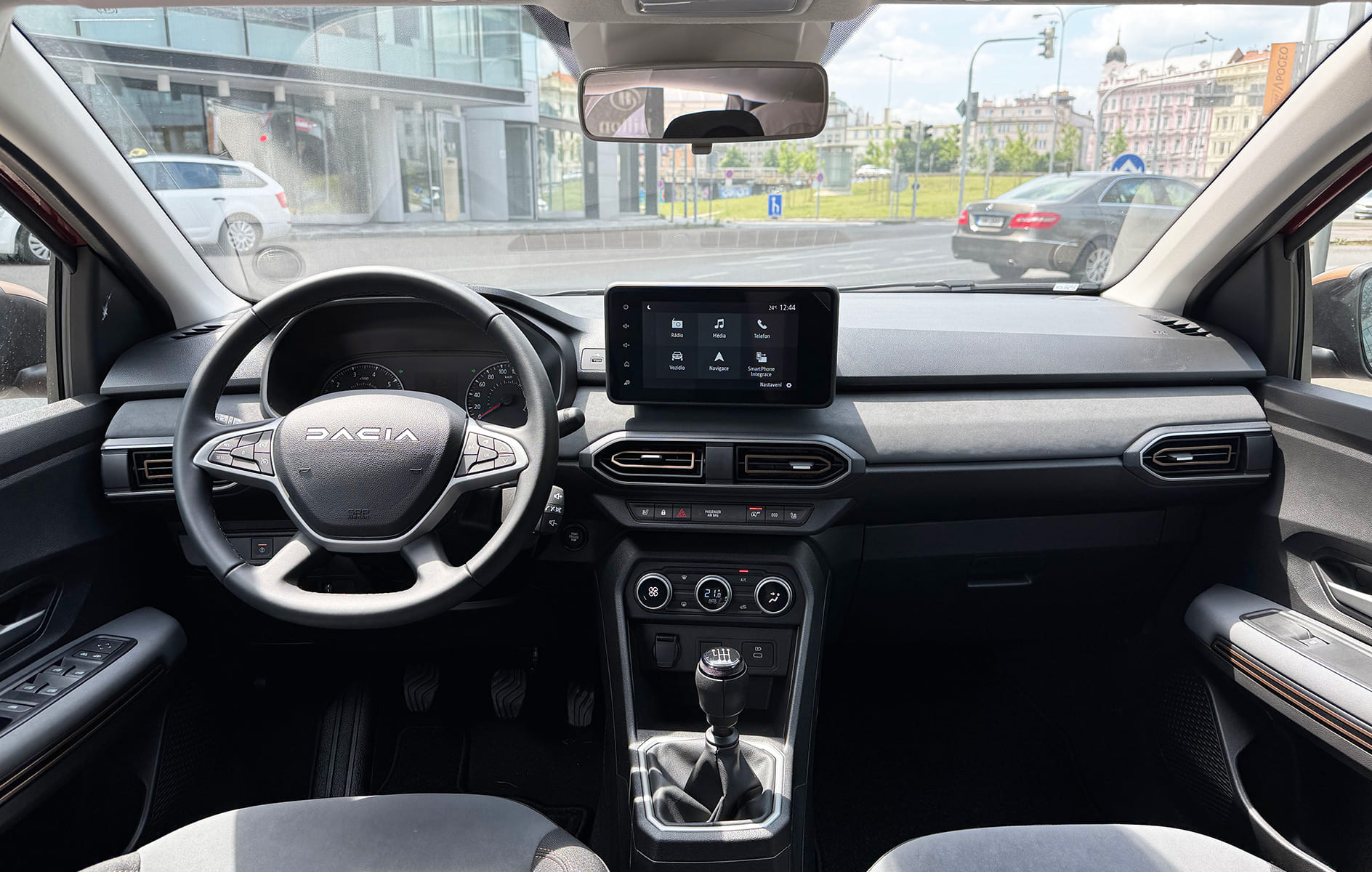 Autoverhuur Dacia Jogger 7seats in Praag