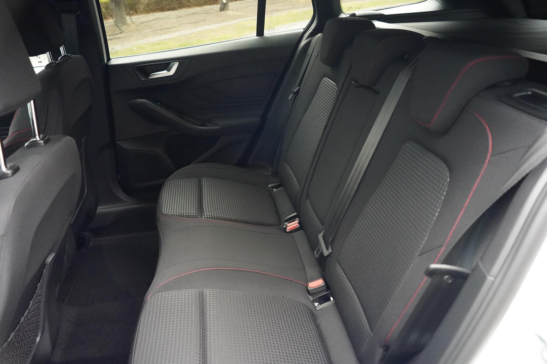 Biluthyrning Ford Focus WG i Prag