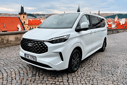 Autopůjčovna Ford Tourneo Custom 9PAX Praha