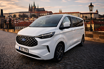 Autopůjčovna Ford Tourneo Custom 9PAX Praha