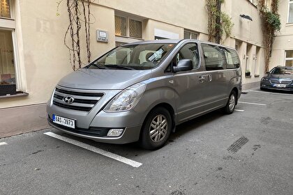 租一辆车 Hyundai H-1 AT 在布拉格