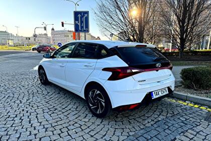 Car rental Hyundai i20 AT in Prague