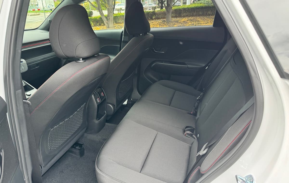 Car rental Hyundai Kona in Prague
