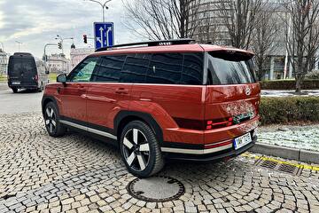 Car rental Hyundai Santa Fe in Prague