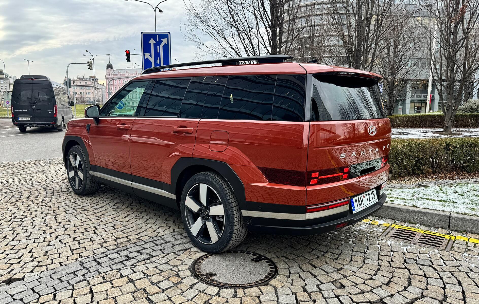 Car rental Hyundai Santa Fe in Prague