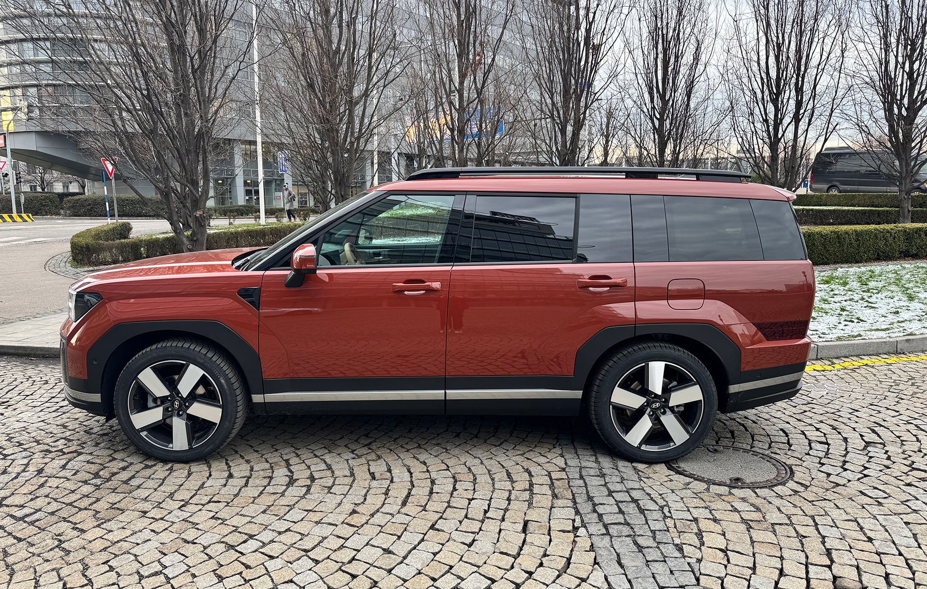 Car rental Hyundai Santa Fe in Prague