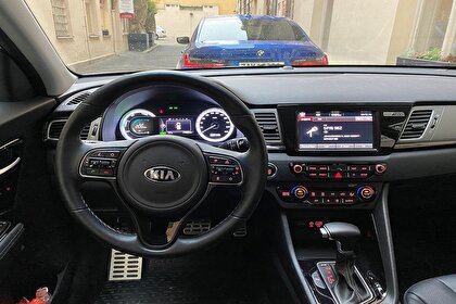 Car rental Kia Niro Hybrid in Prague