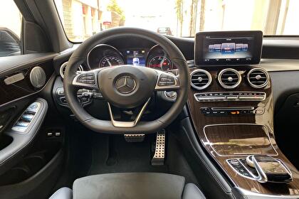租一辆车 Mercedes GLC 在布拉格