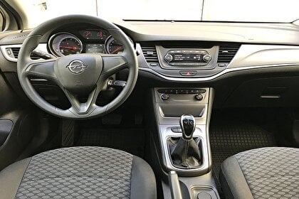 Аренда Opel Astra AT в Праге