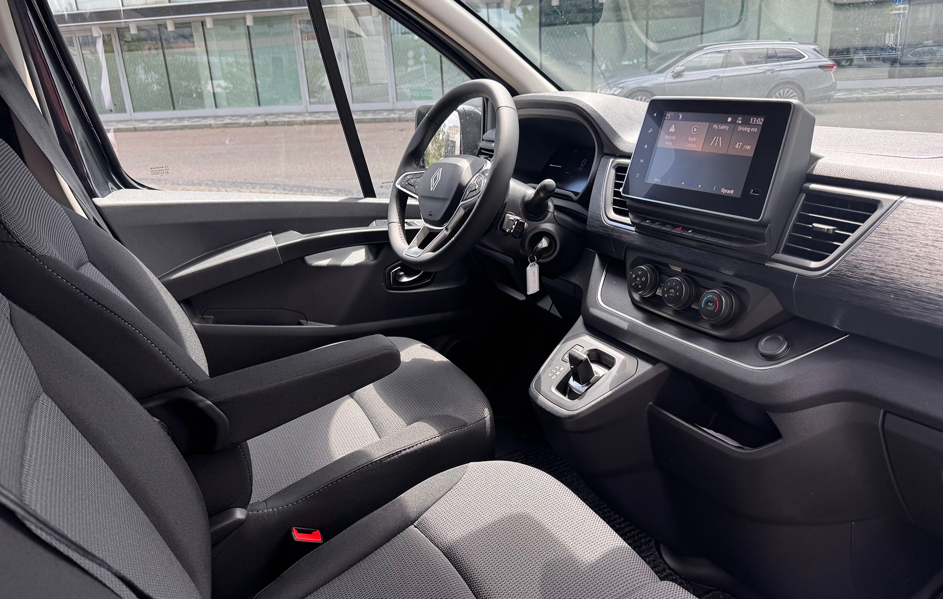 Autopůjčovna Ranault Trafic 9seats Praha