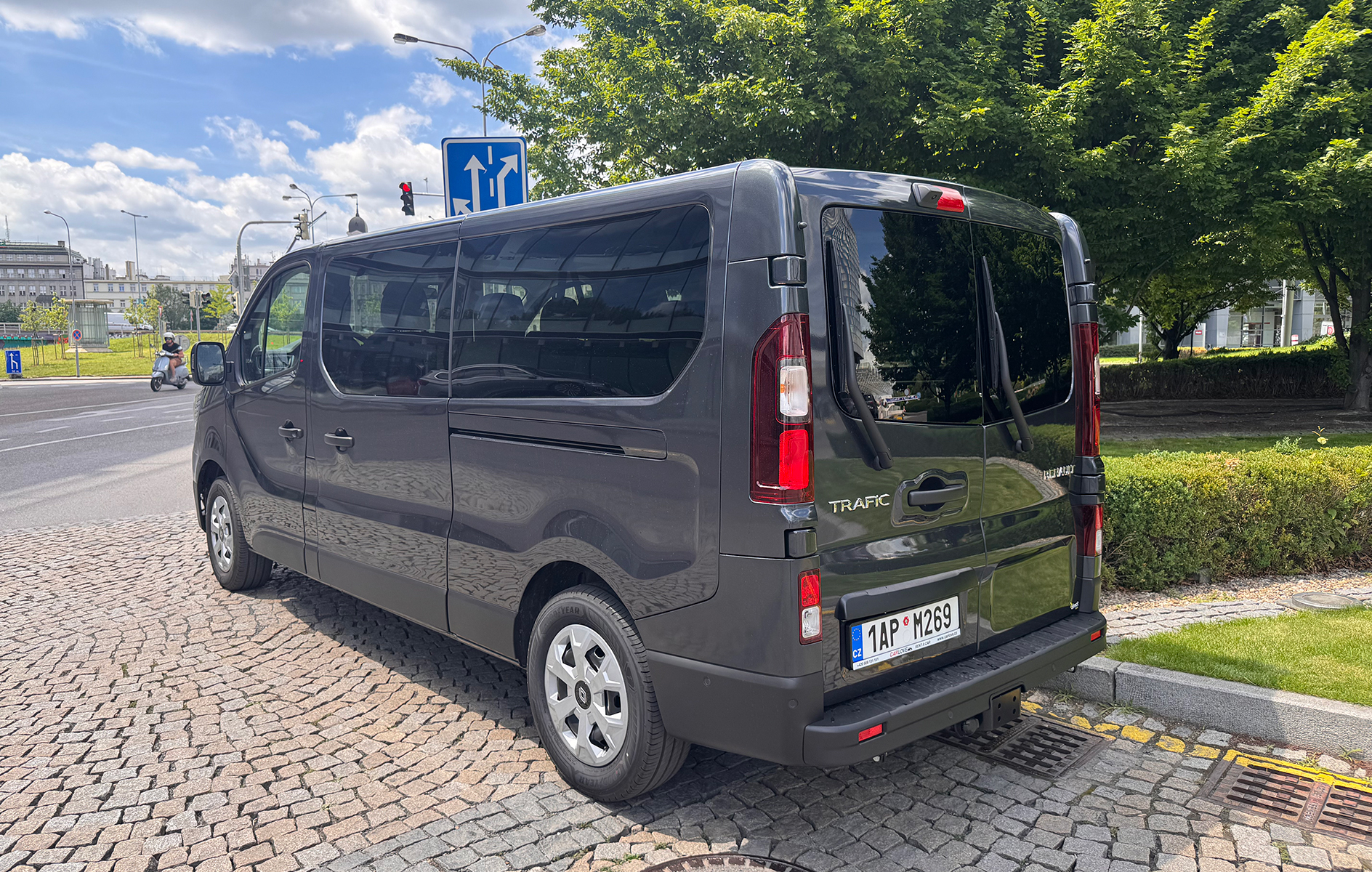Autopůjčovna Ranault Trafic 9seats Praha