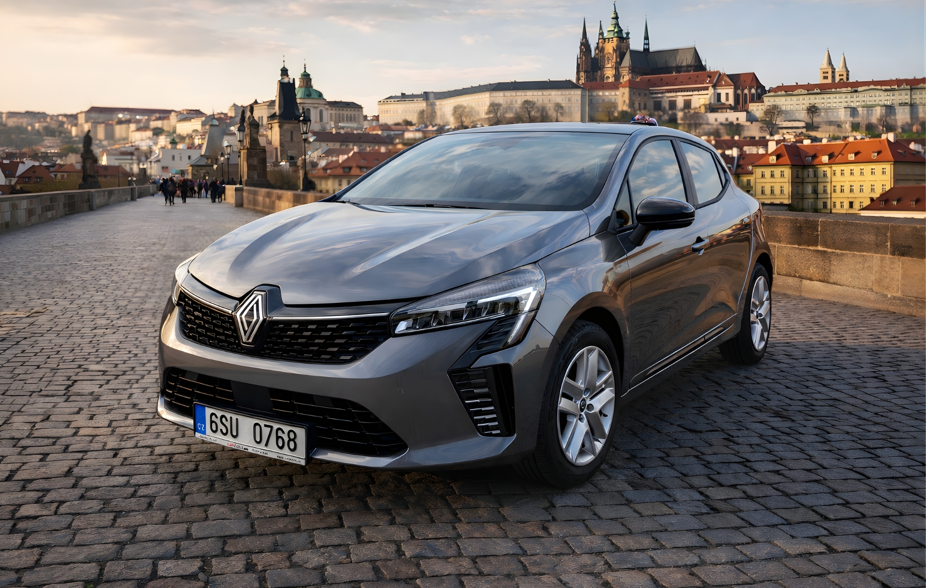 Car rental Renault Clio AT in Prague