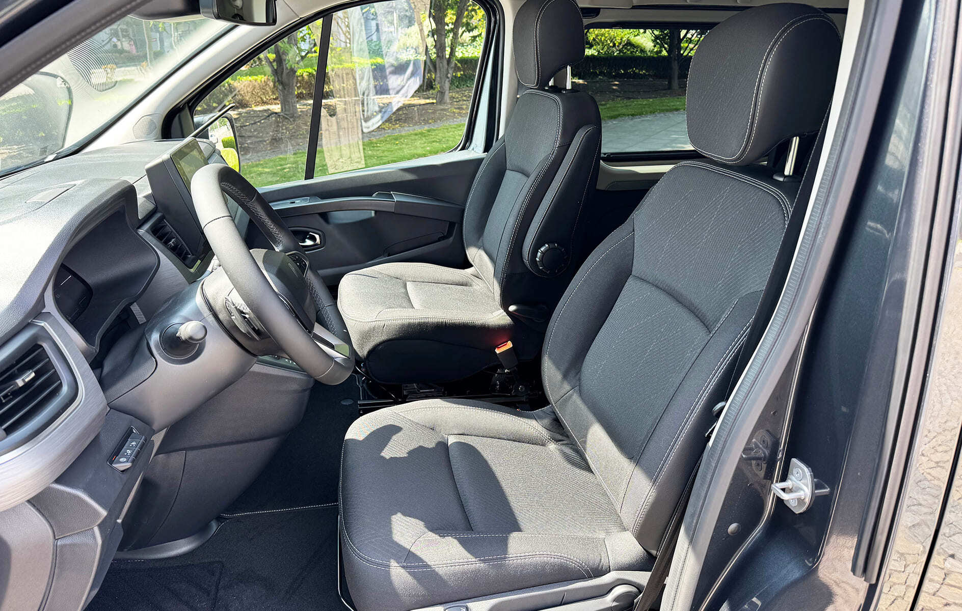 Araç kiralama Renault Trafic 8seats Prag'da
