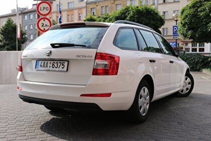 租一辆车 Škoda Octavia III Combi