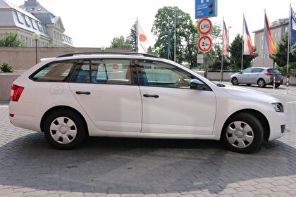 Car rental Škoda Octavia III Combi in Prague