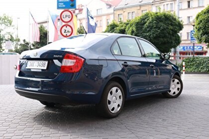 Car rental Škoda Rapid in Prague