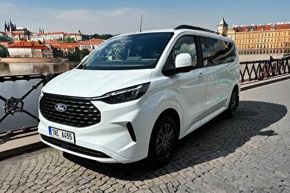 Autopůjčovna Ford Tourneo Custom 4wd Praha