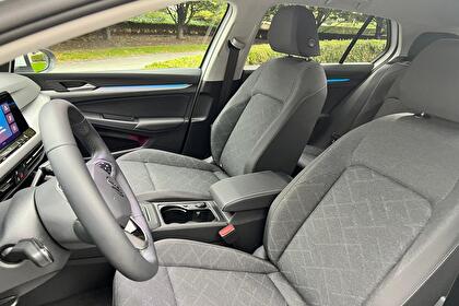 Autopůjčovna Volkswagen Golf MT Praha