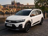 Biluthyrning Dacia Jogger 7seats i Prag