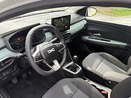 Biluthyrning Dacia Jogger 7seats i Prag