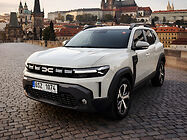 Biluthyrning Dacia Duster AT i Prag