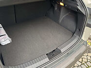 Biluthyrning Dacia Duster AT i Prag
