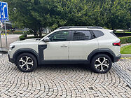 Biluthyrning Dacia Duster AT i Prag