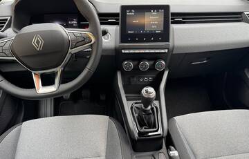 Autopůjčovna Renault Clio MT Praha
