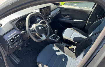 Autopůjčovna Dacia Sandero MT Praha