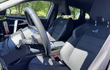 Autopůjčovna Renault Austral Praha
