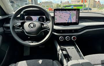 Autopůjčovna Škoda Superb Combi Praha
