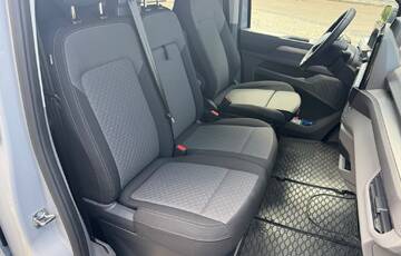 Autopůjčovna VW Caravelle 9 seats Praha
