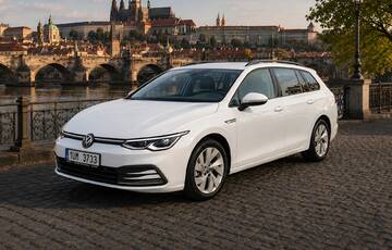 Autopůjčovna VW Golf Combi AT Praha
