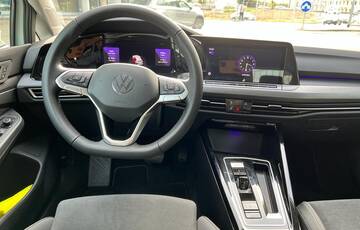 Autopůjčovna VW Golf Combi AT Praha