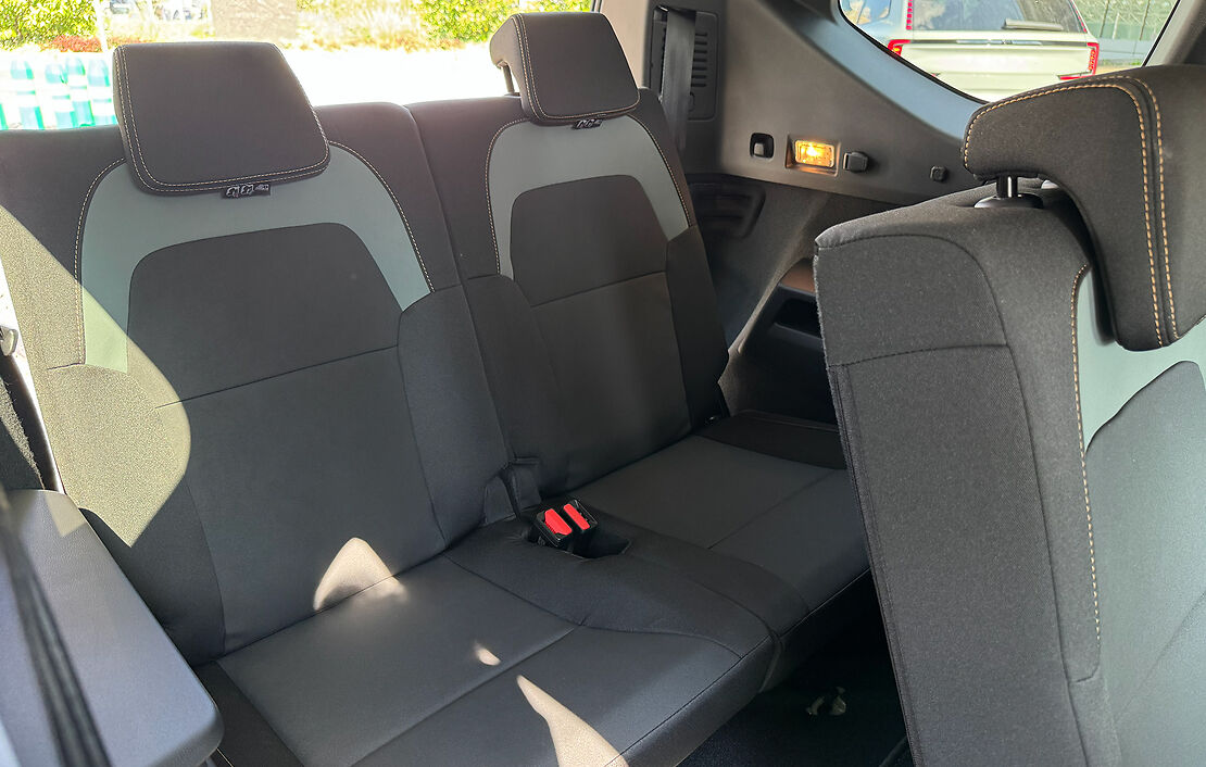 Biluthyrning Dacia Jogger 7seats i Prag