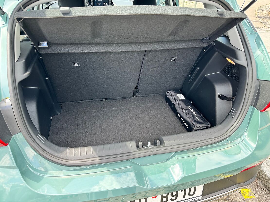 Biluthyrning Hyundai i20 MT i Prag