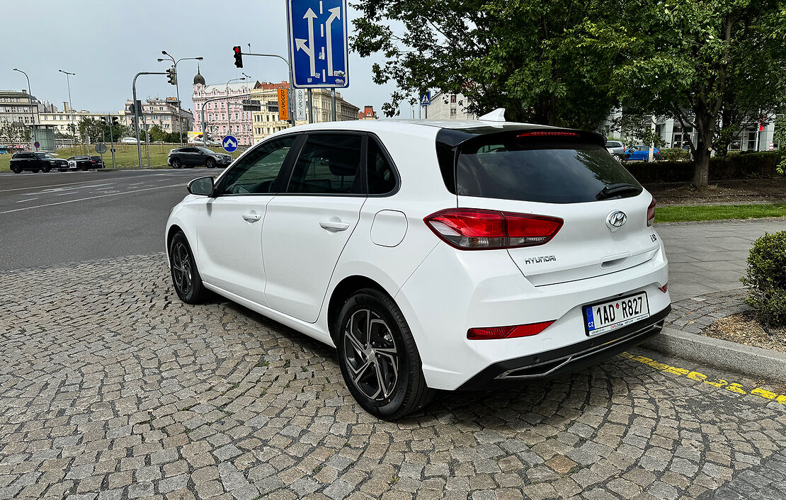 Аренда Hyundai i30 AT в Праге