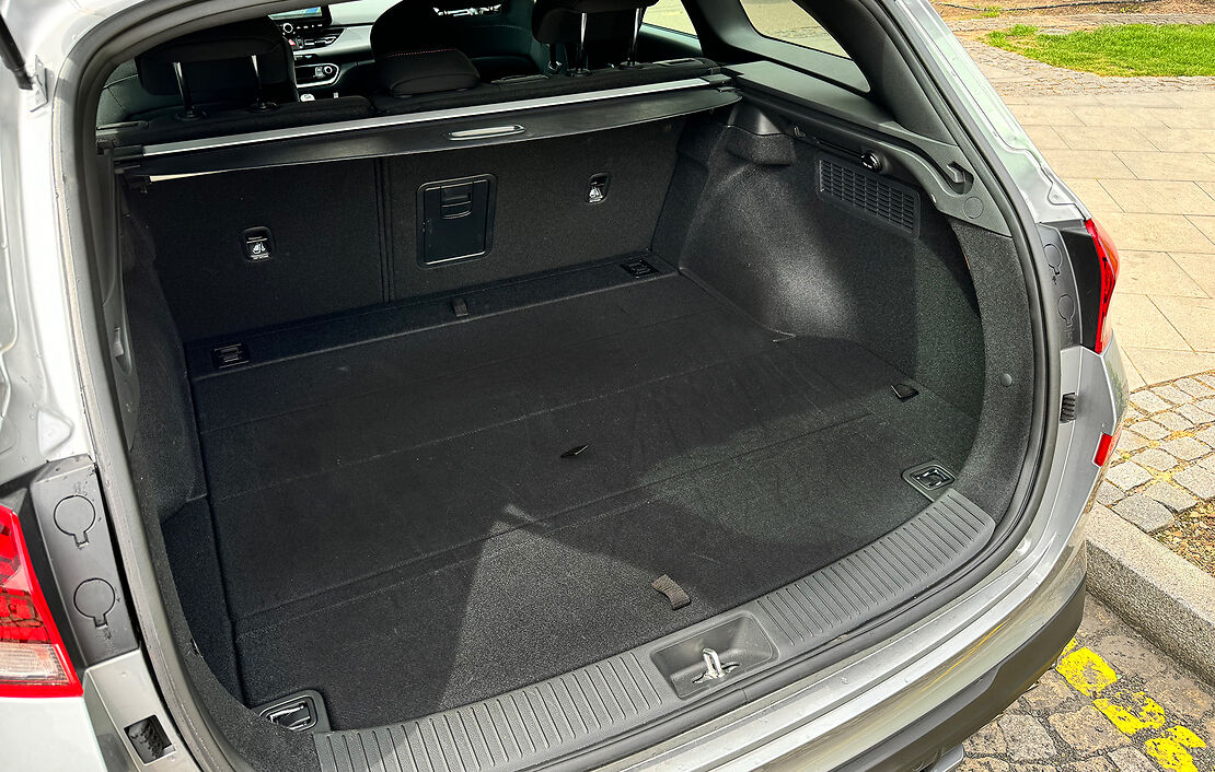 Аренда Hyundai i30 Combi AT в Праге