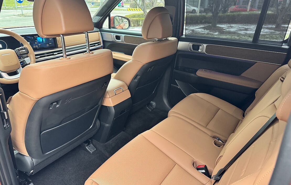 Аренда Hyundai Santa Fe в Праге