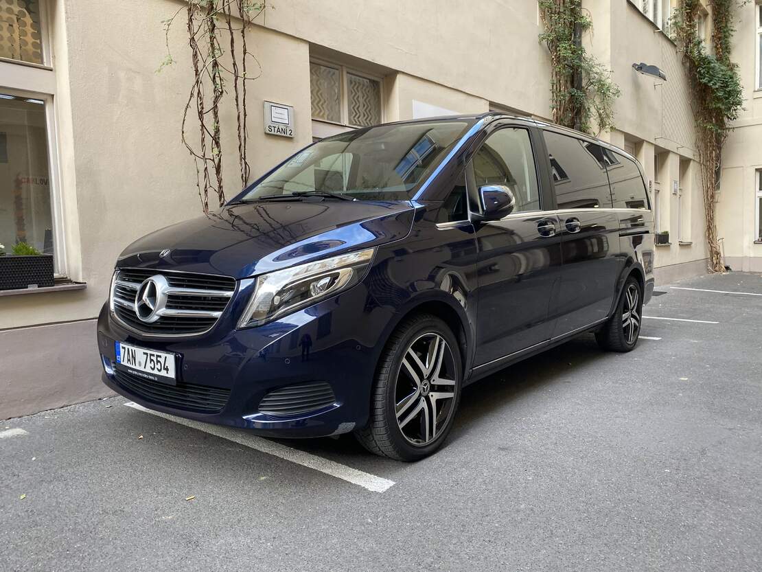 Car rental Mercedes V-class in Prague